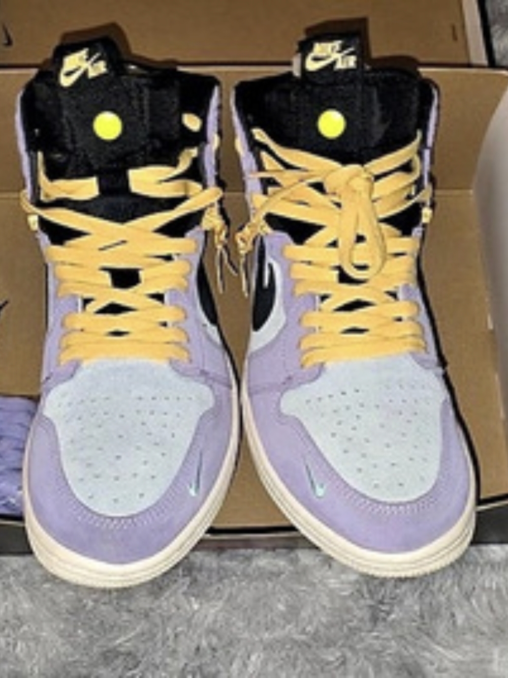 Nike Air Jordan 1 High Top Sneakers in Purple & Black - Picture 3 of 8
